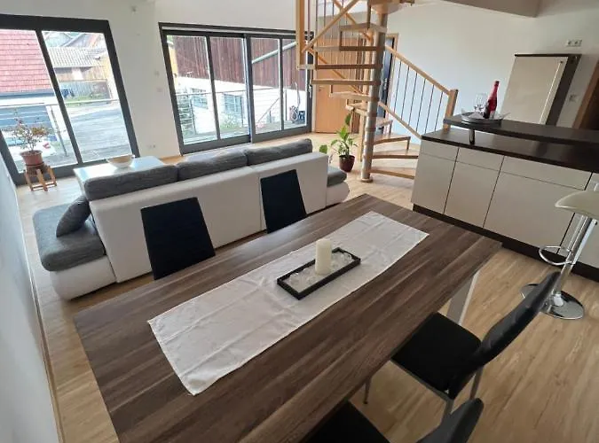 Mit Balkon
